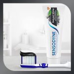 Sensodyne משחת שיניים פחם להלבנת שיניים בטעם מנטה (מארז של 3) - Image 7