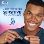 ערכת הלבנת שיניים ביתית Crest 3D Whitestrips - מסירה עד 15 שנים של כתמים, ערכת 18 טיפולים - Image 3