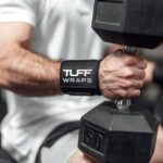 רצועות תמיכה לפרק כף היד TuffWraps לאימוני כוח וכושר - Image 6